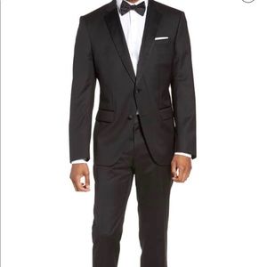 Hugo Boss Halven/Gentry Trim Fit Wool Tuxedo 42R